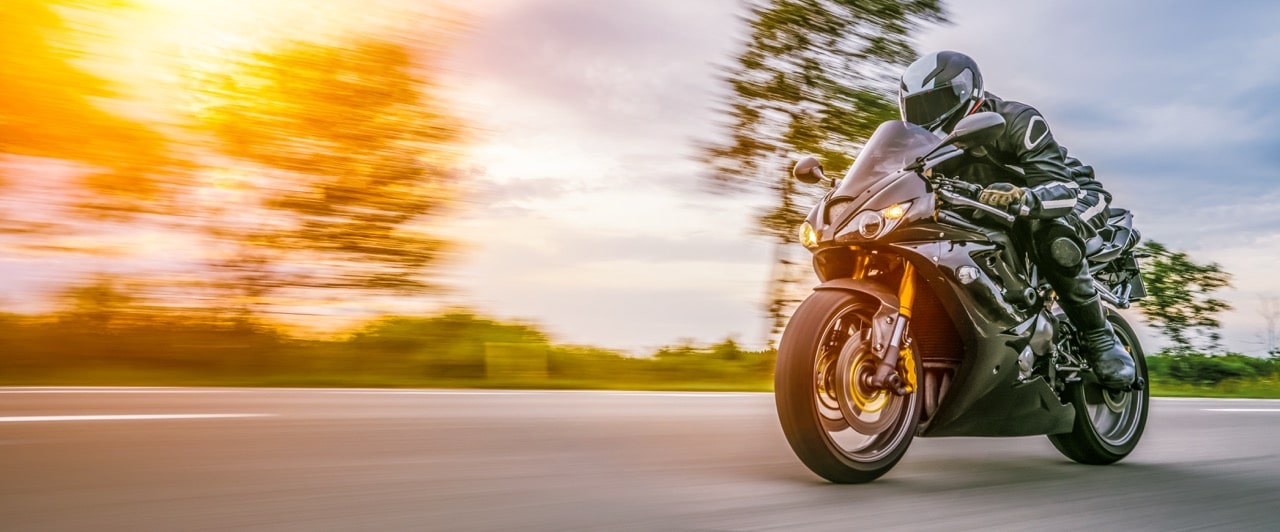 Un homme sur un moto