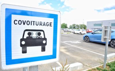 Une aire de covoiturage