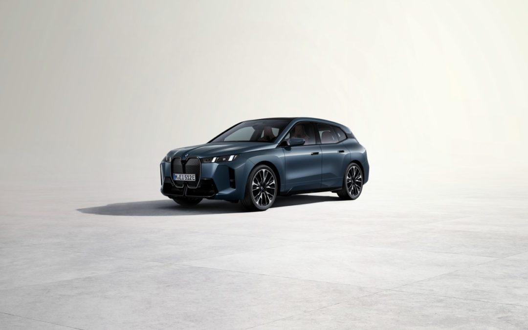 BMW iX restylé (2025) : plus de puissance, plus d’autonomie et un nouveau style pour mieux séduire