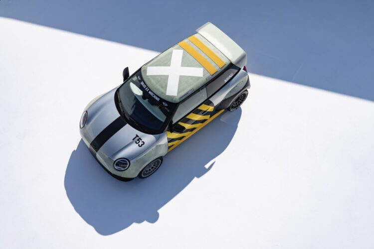 p90613834 highres mini john cooper wor grande