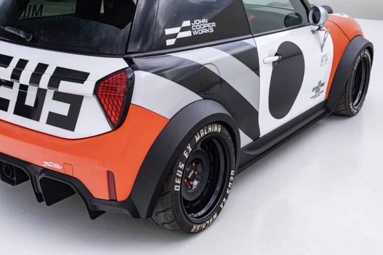 p90613909 highres mini john cooper wor grande